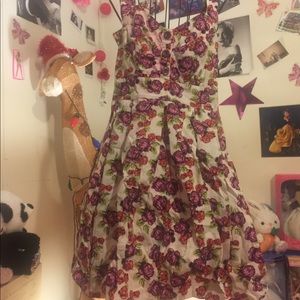 Beautiful floral dress 🌺